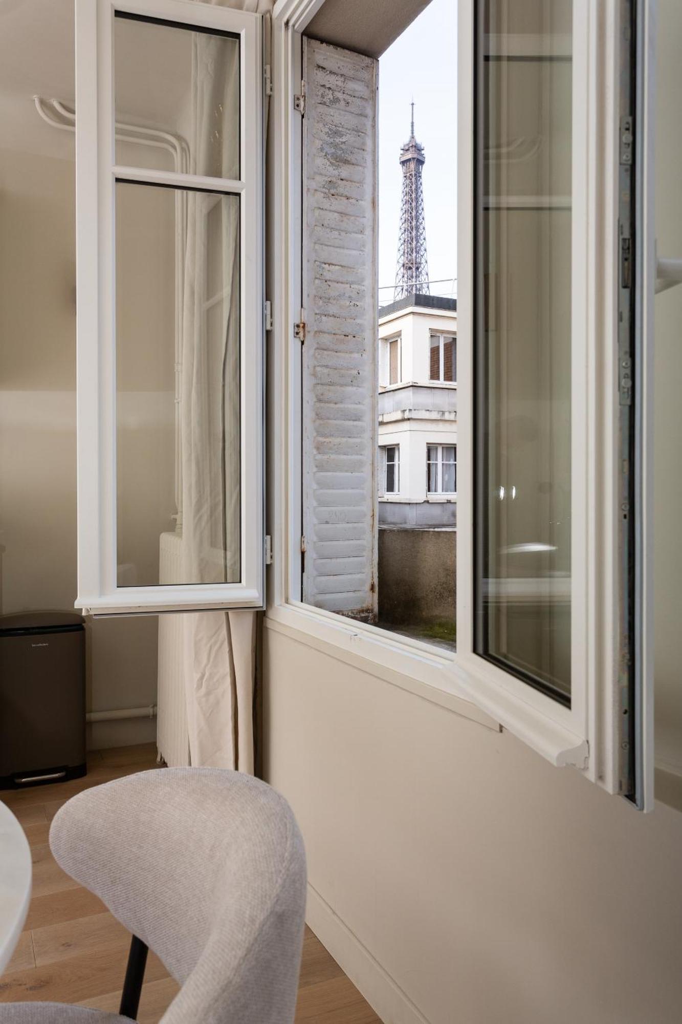 The Carla Suite Eiffel Tower View Paris Ngoại thất bức ảnh